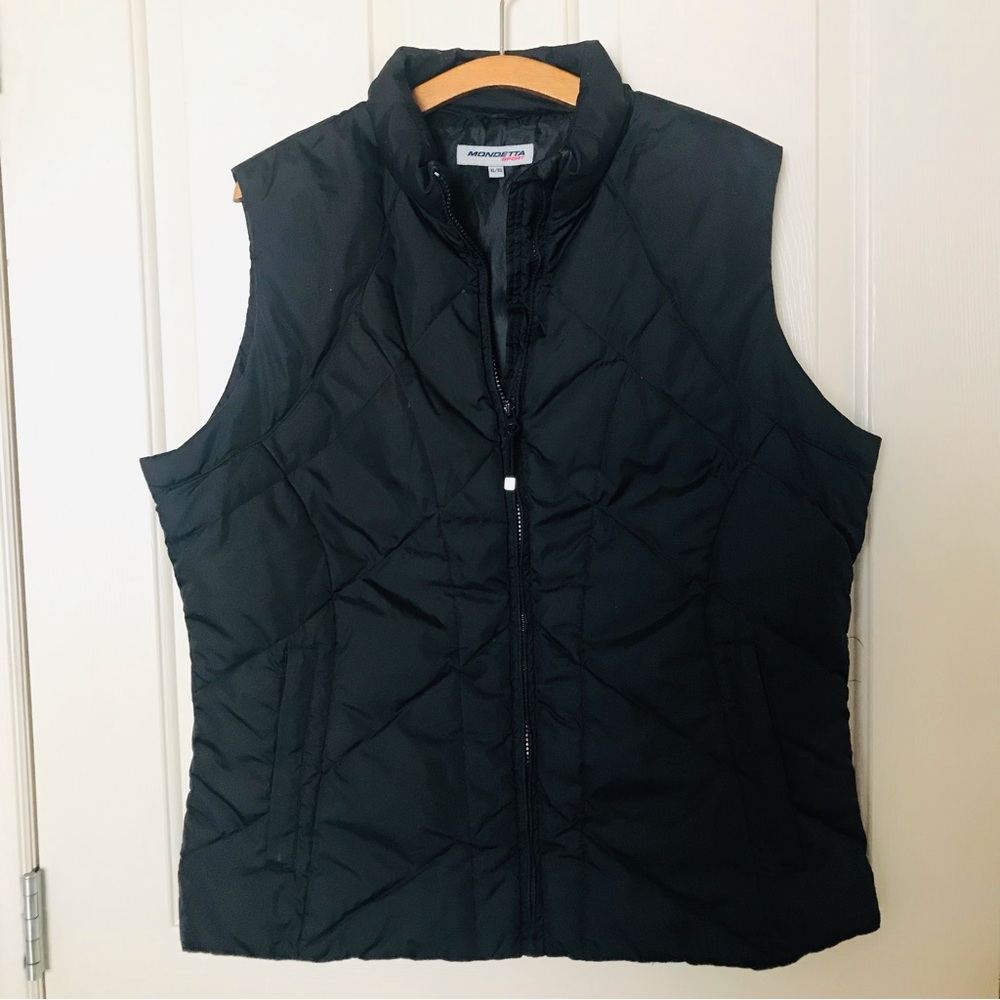 Mondetta Downfilled Black Quilted Vest Size XL Light Weight